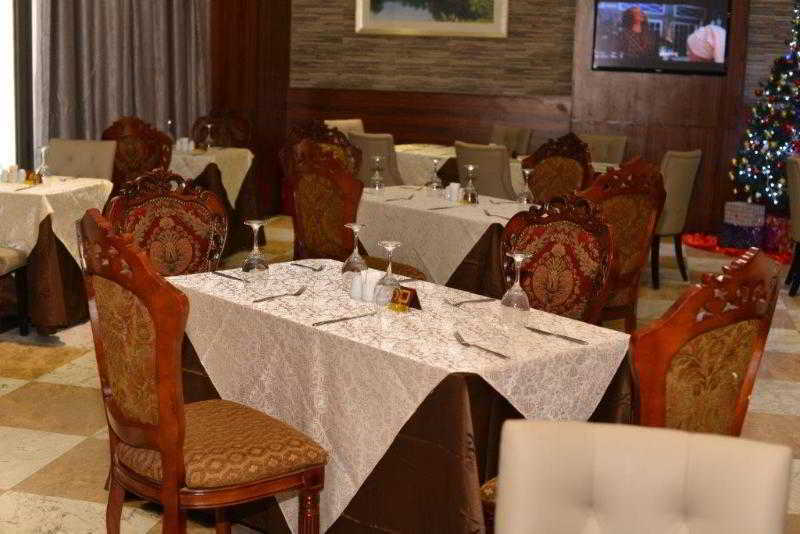Golden Tulip Essential Lagos Airport Hotel Екстериор снимка