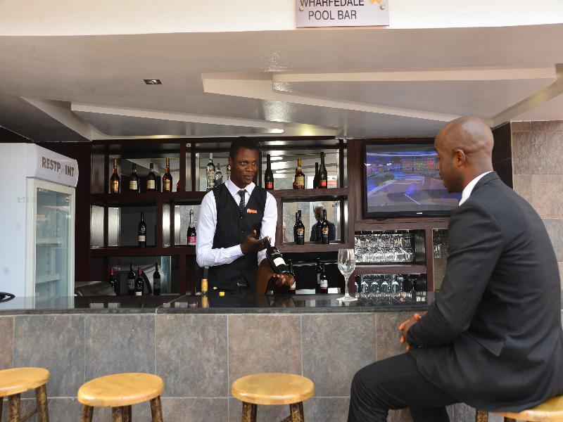 Golden Tulip Essential Lagos Airport Hotel Екстериор снимка
