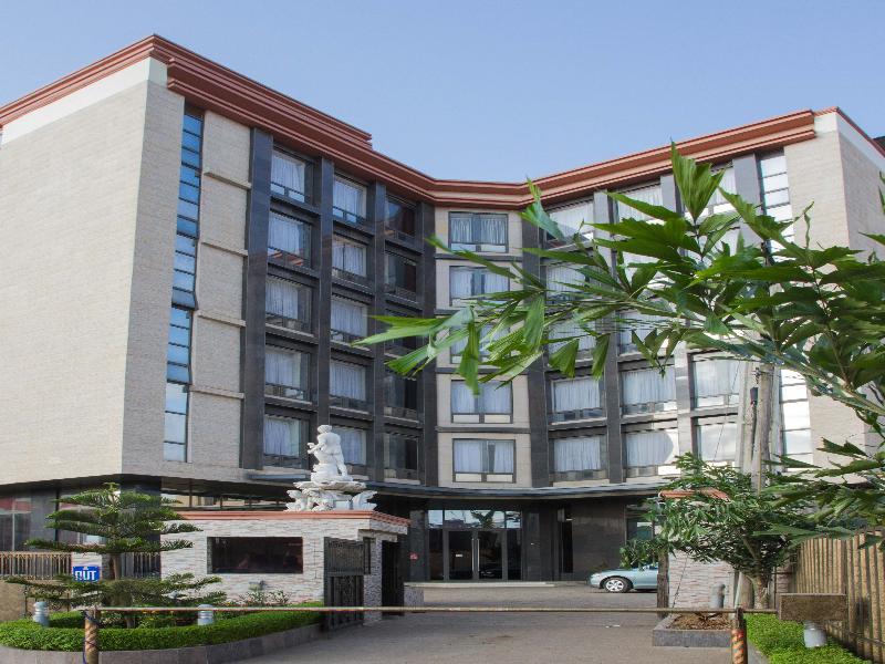 Golden Tulip Essential Lagos Airport Hotel Екстериор снимка