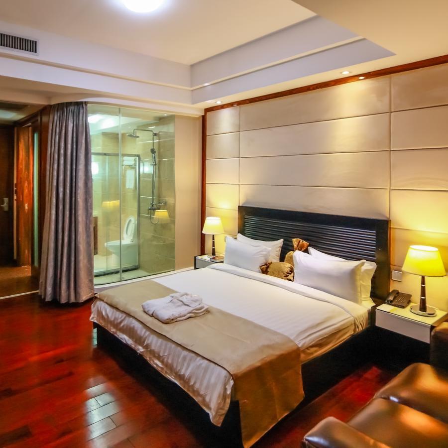 Golden Tulip Essential Lagos Airport Hotel Стая снимка