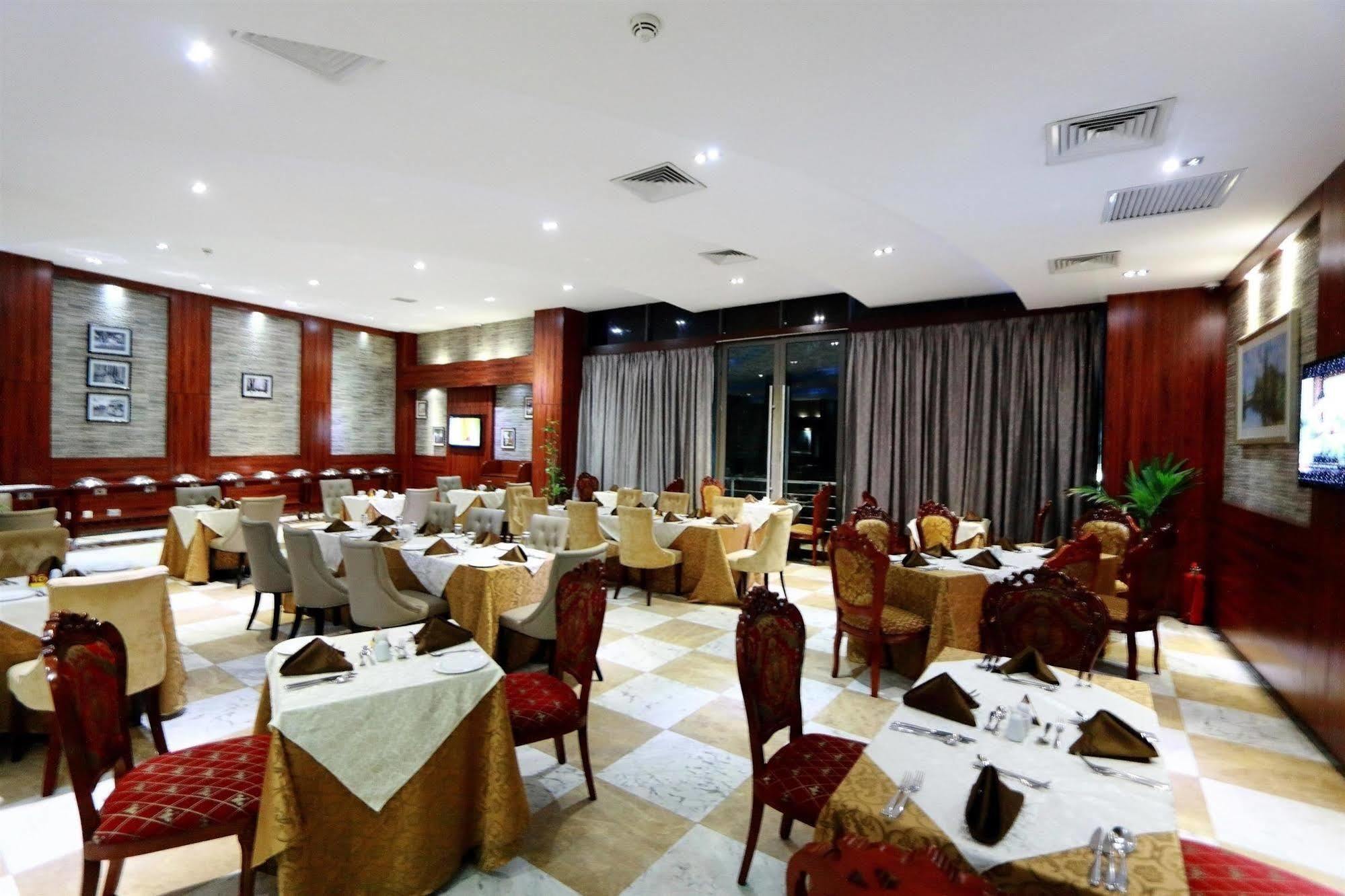 Golden Tulip Essential Lagos Airport Hotel Екстериор снимка